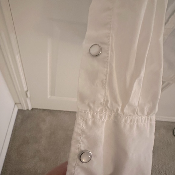 American Rag White Button-Up Shirt (UNISEX) - Picture 7 of 7